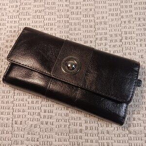 Wilsons Leather Pelle Studio black leather tri-fold wallet